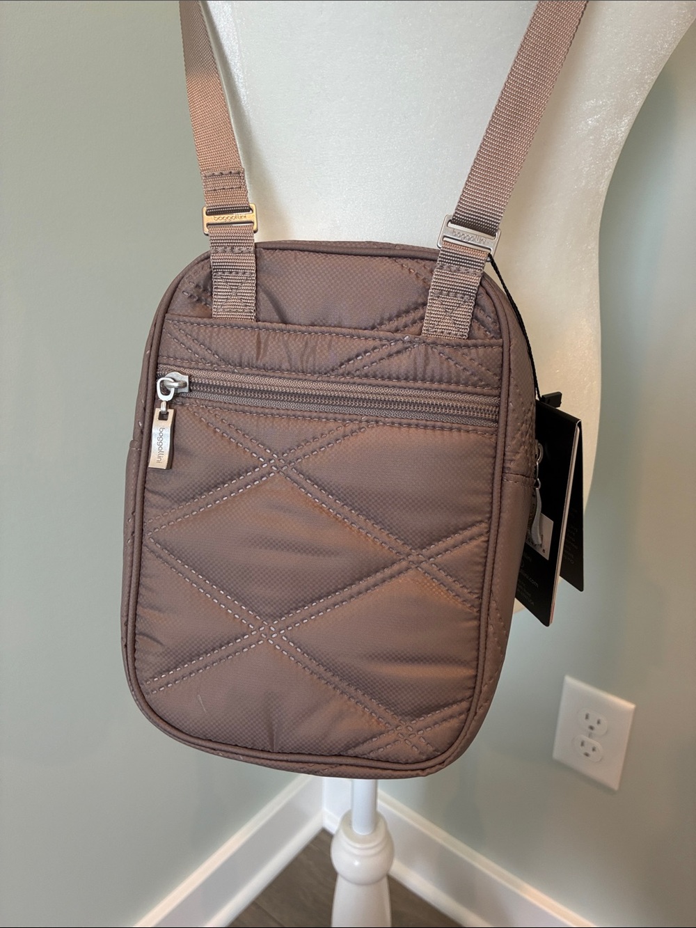 Baggallini RFID Journey Crossbody Quilted ~ Metallic Taupe - Picture 3 of 8